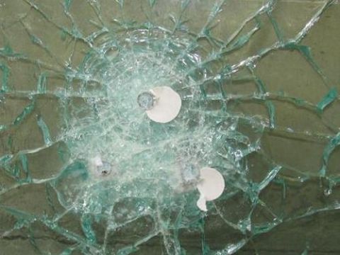 點(diǎn)擊查看詳細(xì)信息<br>標(biāo)題：防彈玻璃 閱讀次數(shù)：3899