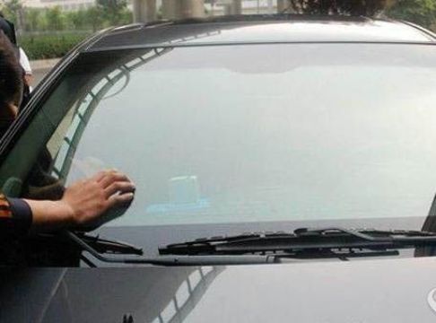 點擊查看詳細信息<br>標題：汽車玻璃 閱讀次數(shù)：2732